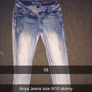 Ariya jeans